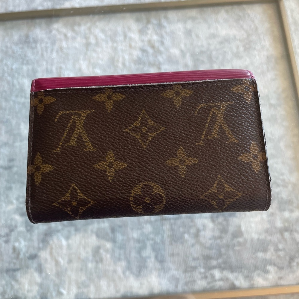 Louis Vuitton Epi Monogram Marie-Lou Compact Wallet ‘Fuchsia’ - Picture 10 of 12